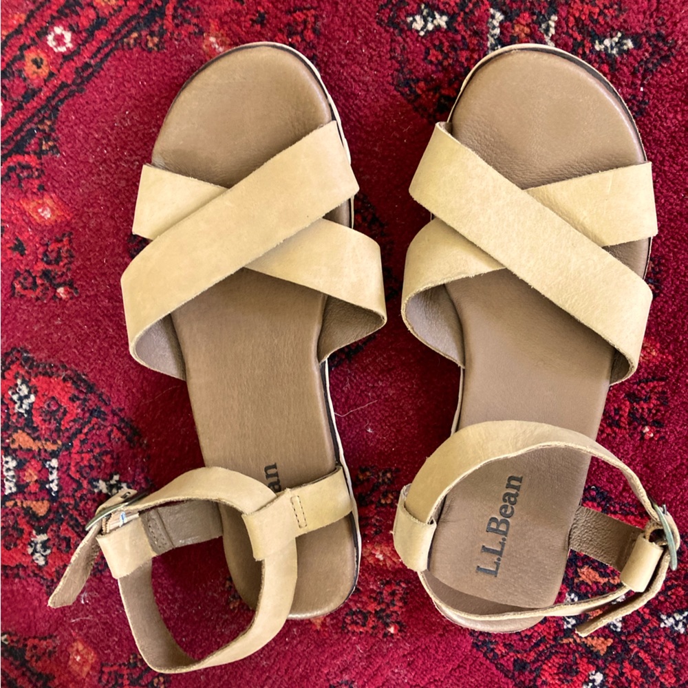 LL Bean Leather Flatform Sandals- size 9
